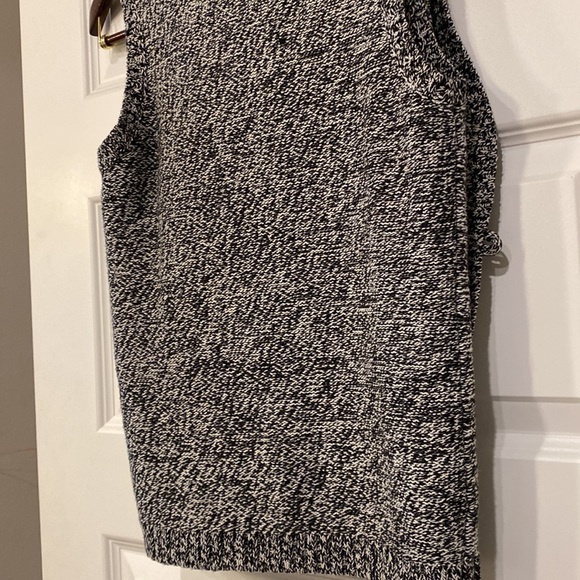 Chaps👚Sweater Vest -BLACK/WHITE print-Sleeveless👚 SIZE:P S /SMALL👚worn twice - Picture 6 of 7